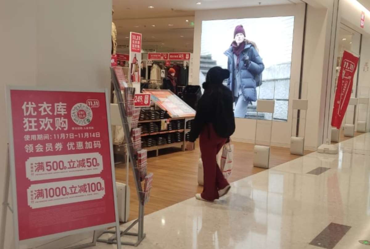 En los centros comerciales hubo descuentos y promociones por el Día de los Solteros en China. 
