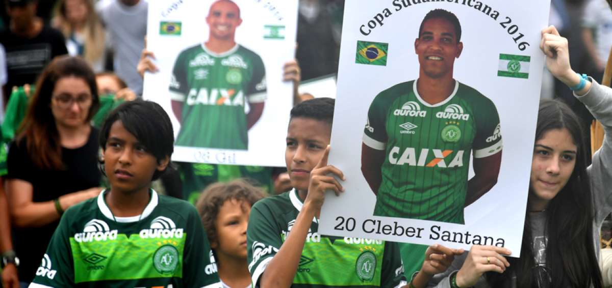 Los aficionados del Chapecoense recibieron con agrado la noticia, pese a que el dolor persiste una semana despu&eacute;s de la tragedia. 