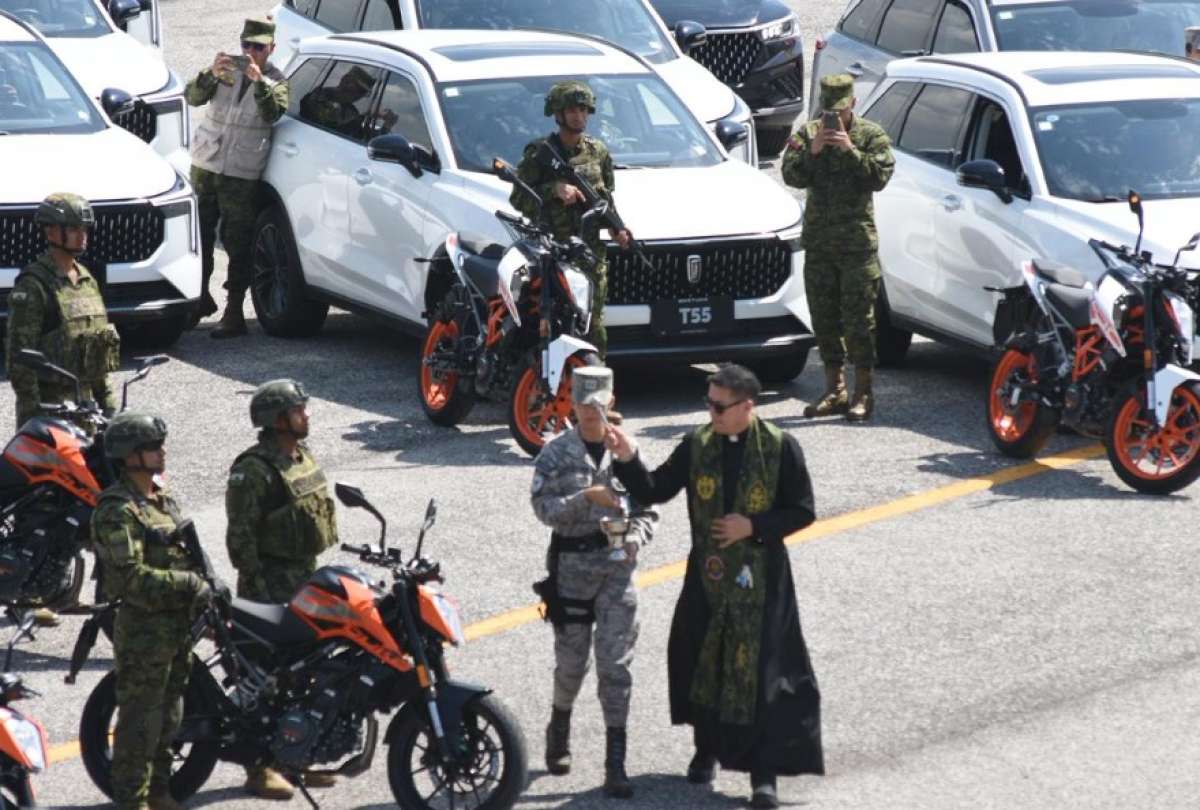Las Fuerzas Armadas reforzar&aacute;n patrullajes y controles en Guayas con nuevas camionetas y motocicletas.