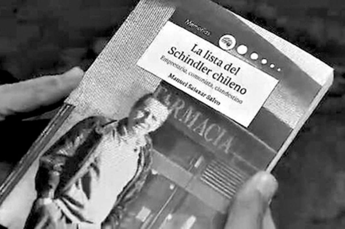 A diferencia de la historia del alem&aacute;n, la del Schindler chileno es publicada en un libro que difunde la ayuda que brind&oacute; a sus compatriotas. Foto: Tomada de 24horas.cl