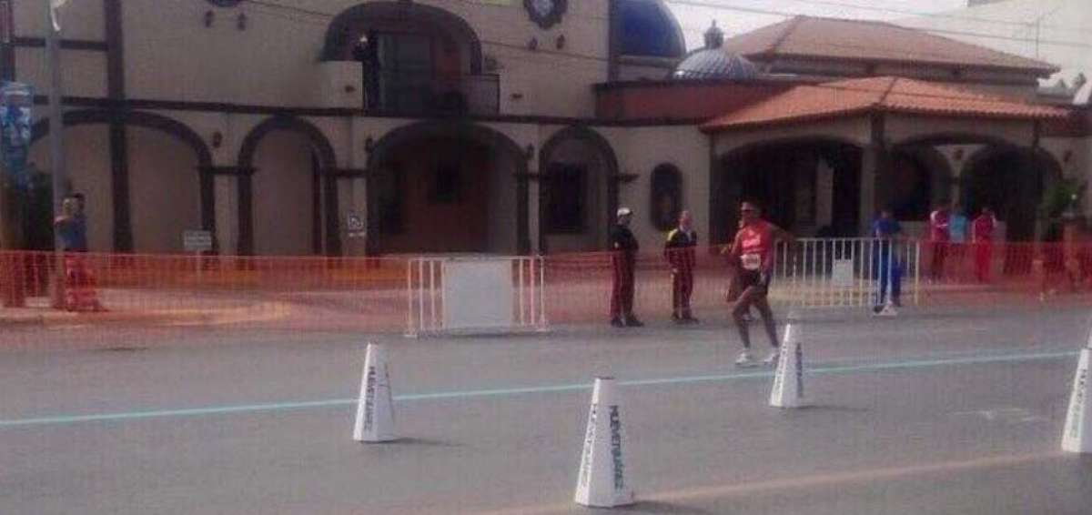 El marchista Andr&eacute;s Chocho gana y rompe r&eacute;cord en M&eacute;xico