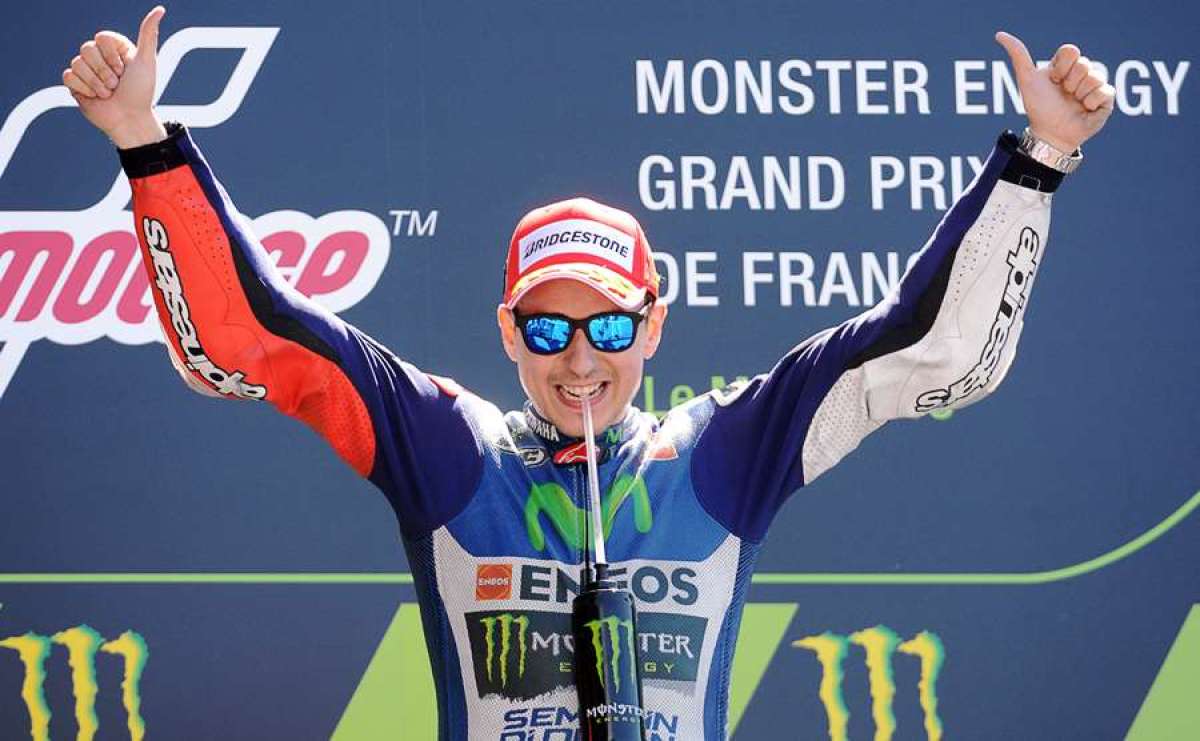 Lorenzo domin&oacute; la carrera de principio a fin, siempre vigilante ante sus seguidores. Foto: Agencia AFP