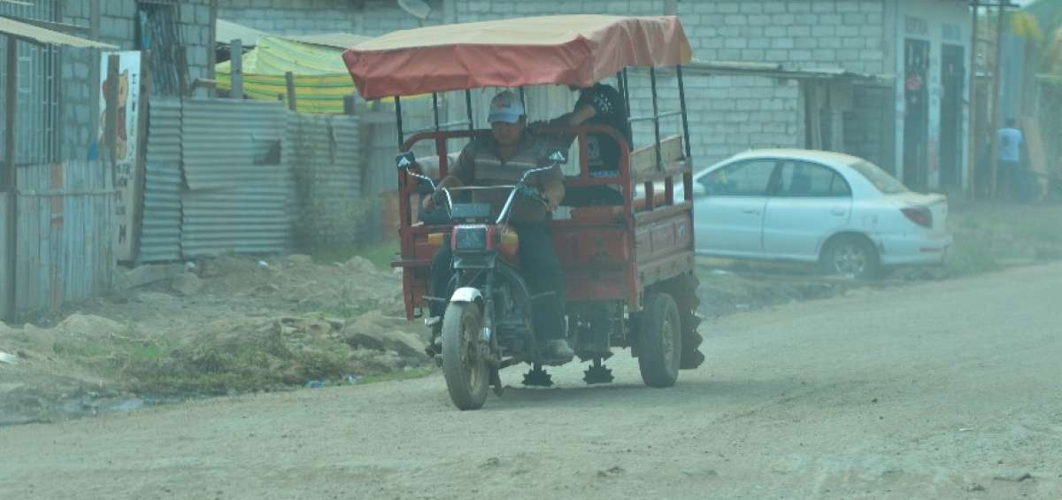 Las tricimotos son m&aacute;s demandadas en Monte Sina&iacute;, porque los buses no pueden ingresar por falta de calles. 