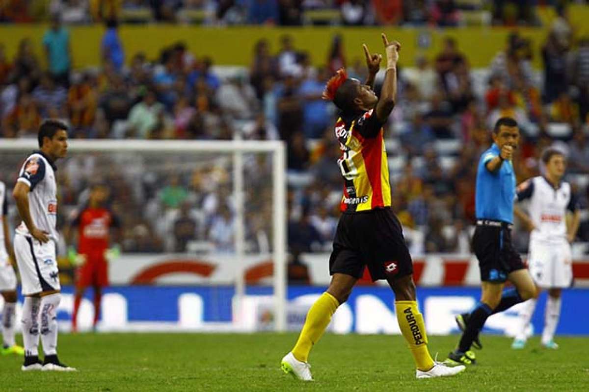 Fidel Mart&iacute;nez es el goleador del equipo oriundo de Guadalajara. Foto: AFP