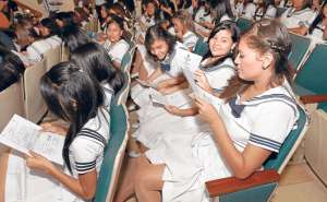 Los estudiantes no deber&aacute;n ser exigidos a participar de los  eventos de car&aacute;cter social posteriores al acto de incorporaci&oacute;n, seg&uacute;n el MinEduc. Foto: Archivo / El Tel&eacute;grafo