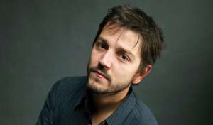Diego Luna dirigir&aacute; a Danny Glover en Mr. Pig