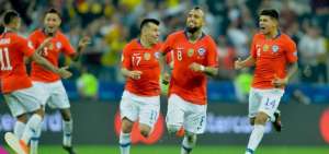 Chile es semifinalista gracias a maestr&iacute;a en los penales