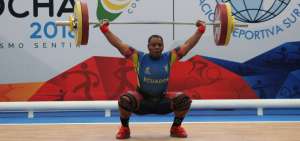 Seledina Nieve otorga plata a Ecuador en los 90 kg de halterofilia