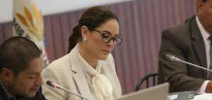 Cuesta excusa su ausencia en la votaci&oacute;n sobre el aborto