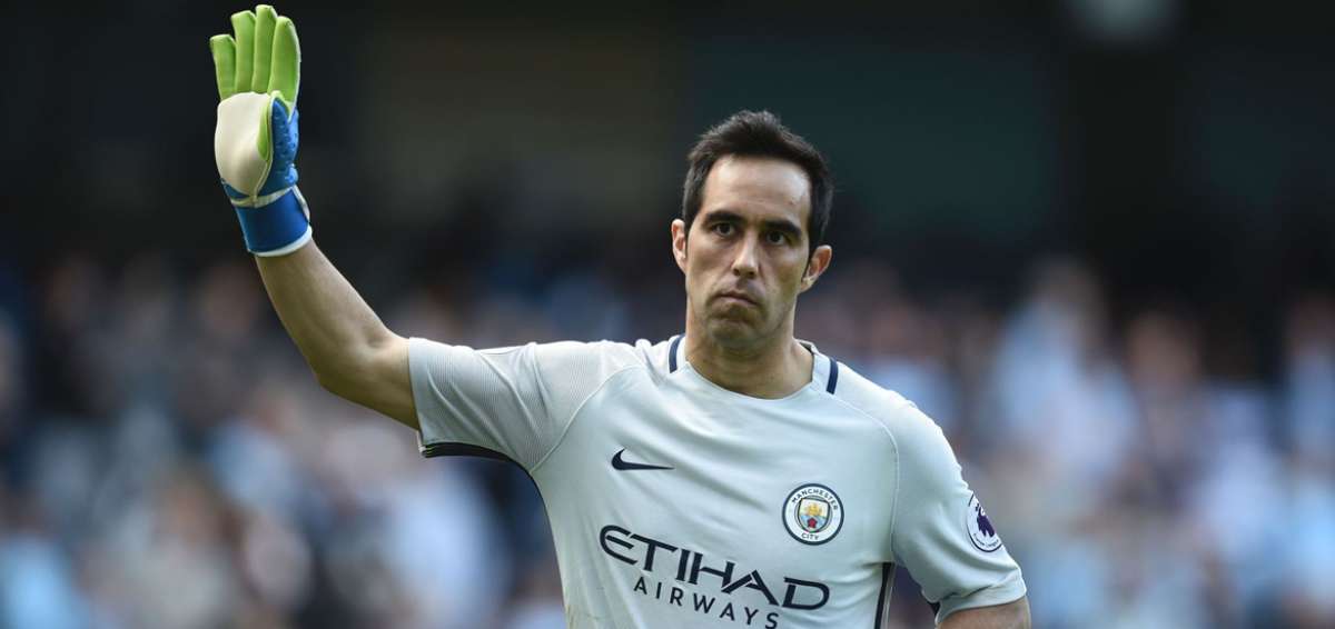 Guardiola revela que Bravo se perder&aacute; el resto de la temporada