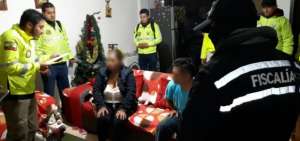 Agentes del operativo interrogaron a los presuntos involucrados.