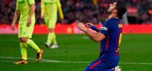 Luis Su&aacute;rez se lamenta luego de una jugada en el arco del Getafe.