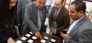 La gobernadora, Johana Ortiz (izq.), y el alcalde, Bol&iacute;var Castillo (centro), llegaron a un acuerdo sobre los archivos hist&oacute;ricos de la ciudad.