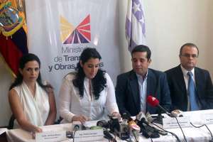 La ministra Carvajal ley&oacute; una declaraci&oacute;n de prensa esta ma&ntilde;ana en el Edificio del Gobierno Zonal en Guayaquil. FOTO: H&eacute;ctor Marcillo/El Tel&eacute;grafo