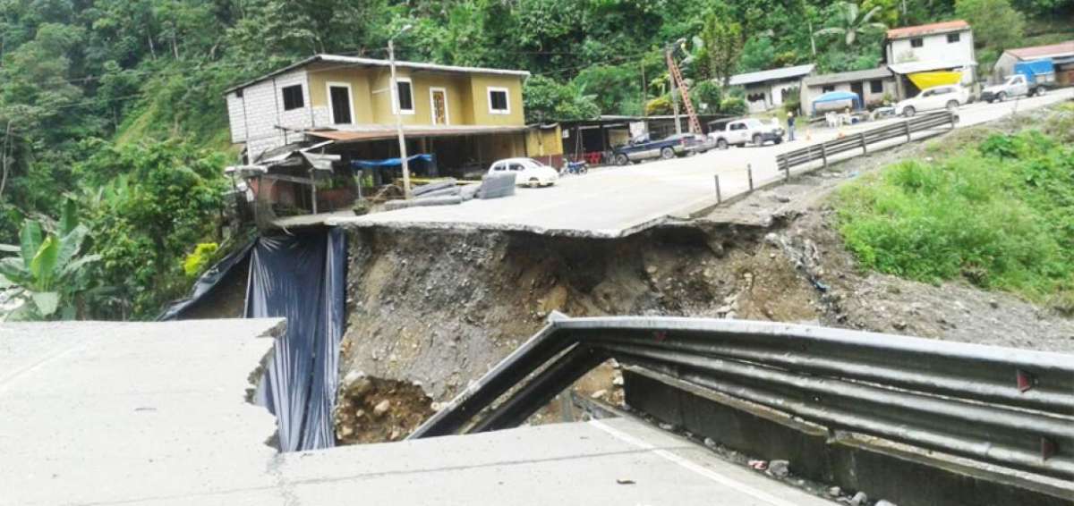 Un puente bailey ser&aacute; colocado en el sitio donde colaps&oacute; la calzada, en la v&iacute;a Pallatanga-Cumand&aacute;-Guayaquil.