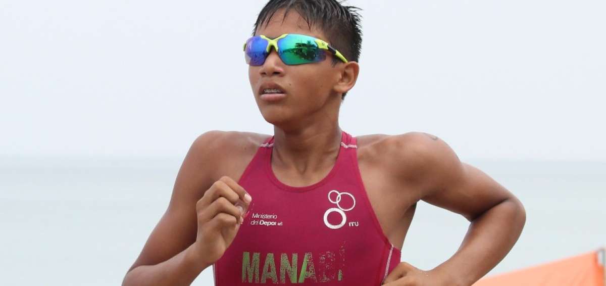 Luis Adri&aacute;n, en la categor&iacute;a 14-15 a&ntilde;os, gan&oacute; el 28 de febrero de 2016 la medalla de bronce en la competencia internacional de acuatl&oacute;n y triatl&oacute;n de Per&uacute;. 