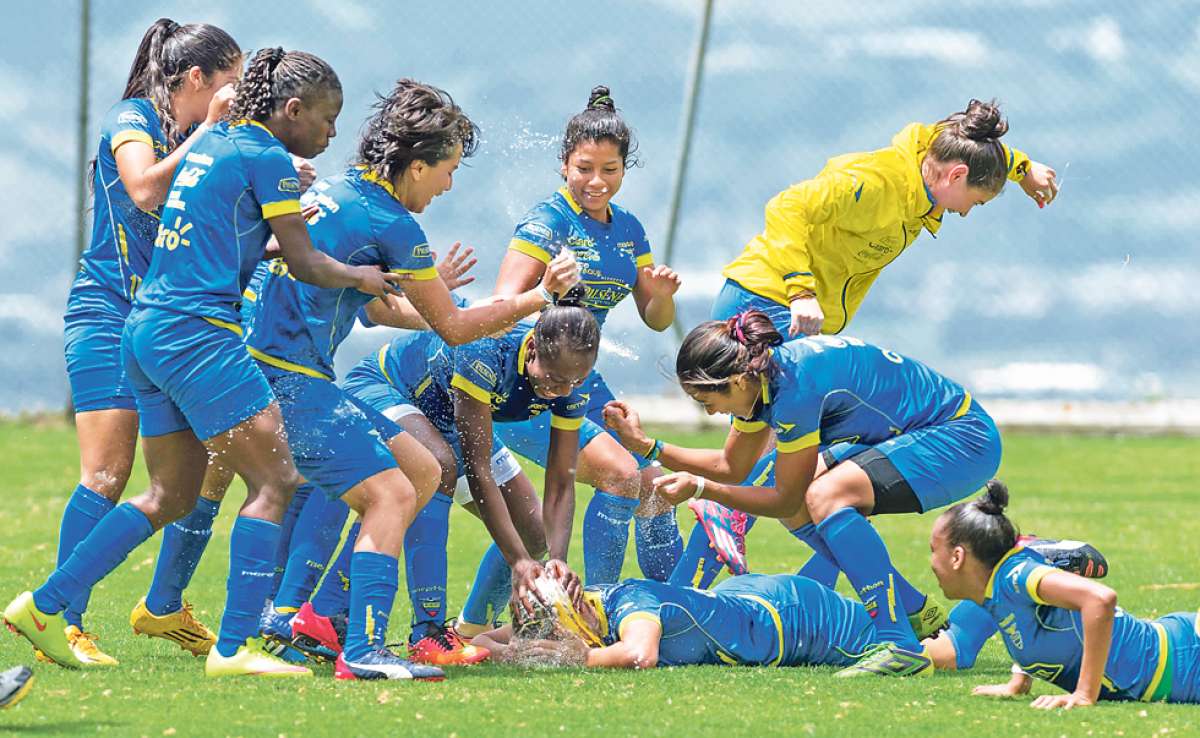Las seleccionadas de Ecuador cumplieron con una jornada f&iacute;sica en la Casa de la Selecci&oacute;n, que combinan con t&aacute;ctica y estrategia en doble jornada. Foto: John Guevara / El Tel&eacute;grafo