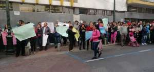 Los manifestantes rechazaron la presencia de Jaime Vargas. Por su parte, el l&iacute;der de la Conaie dijo que los manifestantes son funcionarios del gobierno.