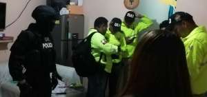 Los agentes allanaron 26 domicilios para dar con los miembros de las bandas delictivas.