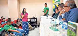 La semana pasada se present&oacute; en Portoviejo y Jipijapa el libro Caso Chevron: la verdad no contamina. El autor explic&oacute; detalles de la investigaci&oacute;n. Foto: Rodolfo P&aacute;rraga / El Tel&eacute;grafo