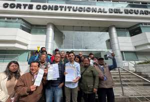 Moradores respaldaron la demanda en contra de la ordenanza que regula el cobro de la recolecci&oacute;n de basura. 