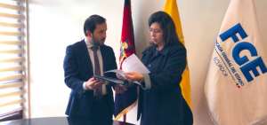 Iv&aacute;n Granda, secretario anticorrupci&oacute;n, entreg&oacute; el mi&eacute;rcoles a la Fiscal&iacute;a documentaci&oacute;n sobre el caso.