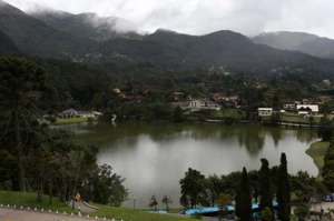 El centro de entrenamiento est&aacute; enclavado  en el l&iacute;mite del municipio de Teres&oacute;polis, en una ladera de la Sierra dos Orgos. Foto: EFE