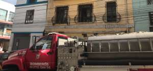 Bomberos contin&uacute;an con pericias para determinar el incendio en La Alameda