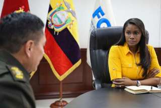 La fiscal Diana Salazar se reunión con el comandante César Zapata de la Policía. 