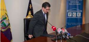 En rueda de prensa, Garc&iacute;a dijo que regresar&aacute; al ejercicio profesional privado. 