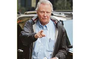 El actor Jon Voight es padre de Angelina Jolie.
