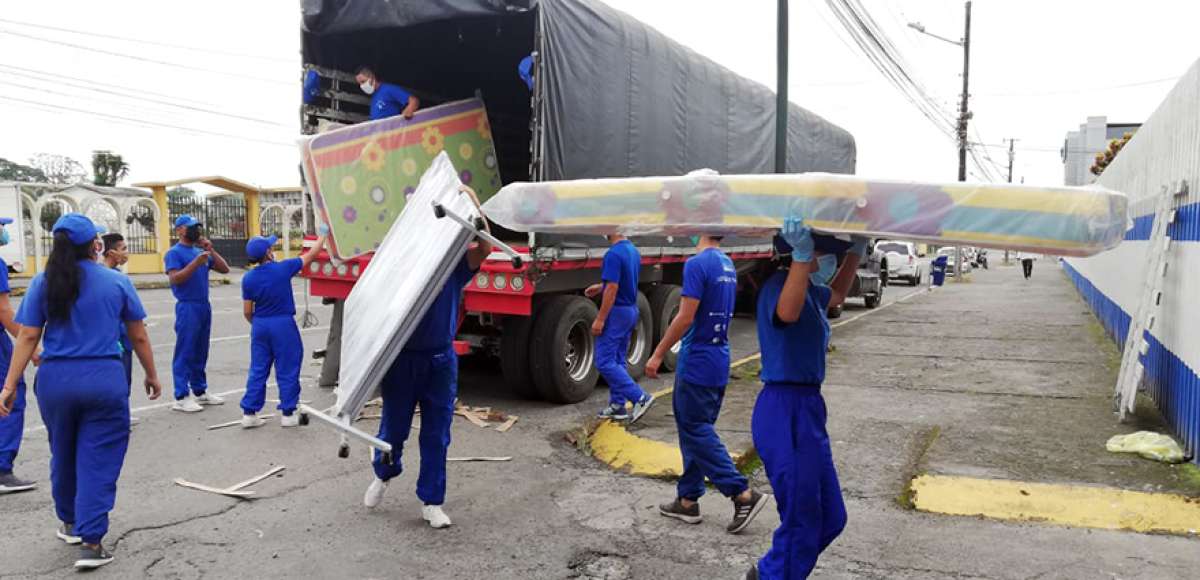 Familias vulnerables reciben ayuda de gobernaciones y la ciudadan&iacute;a