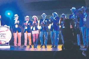 El elenco de TC mi canal durante la presentaci&oacute;n de la campa&ntilde;a mundialista que se efectu&oacute; en uno de los salones del Hilton Col&oacute;n de Guayaquil. 