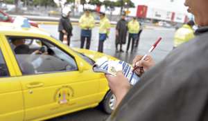 El 30% de carros no usa tax&iacute;metro en aeropuerto