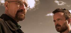 El actor Bryan Cranston (izquierda) protagoniz&oacute; la serie de acci&oacute;n y drama que obtuvo reconocimientos de los cr&iacute;ticos y de la industria.