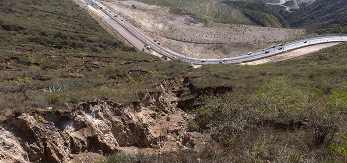 La quebrada que desemboca en el kil&oacute;metro 6 de la Panamericana sepult&oacute; anteanoche a las v&iacute;ctimas.