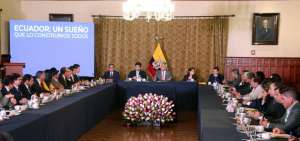 El mandatario Len&iacute;n Moreno recibi&oacute; a los prefectos electos en el Palacio de Carondelet, en Quito. 