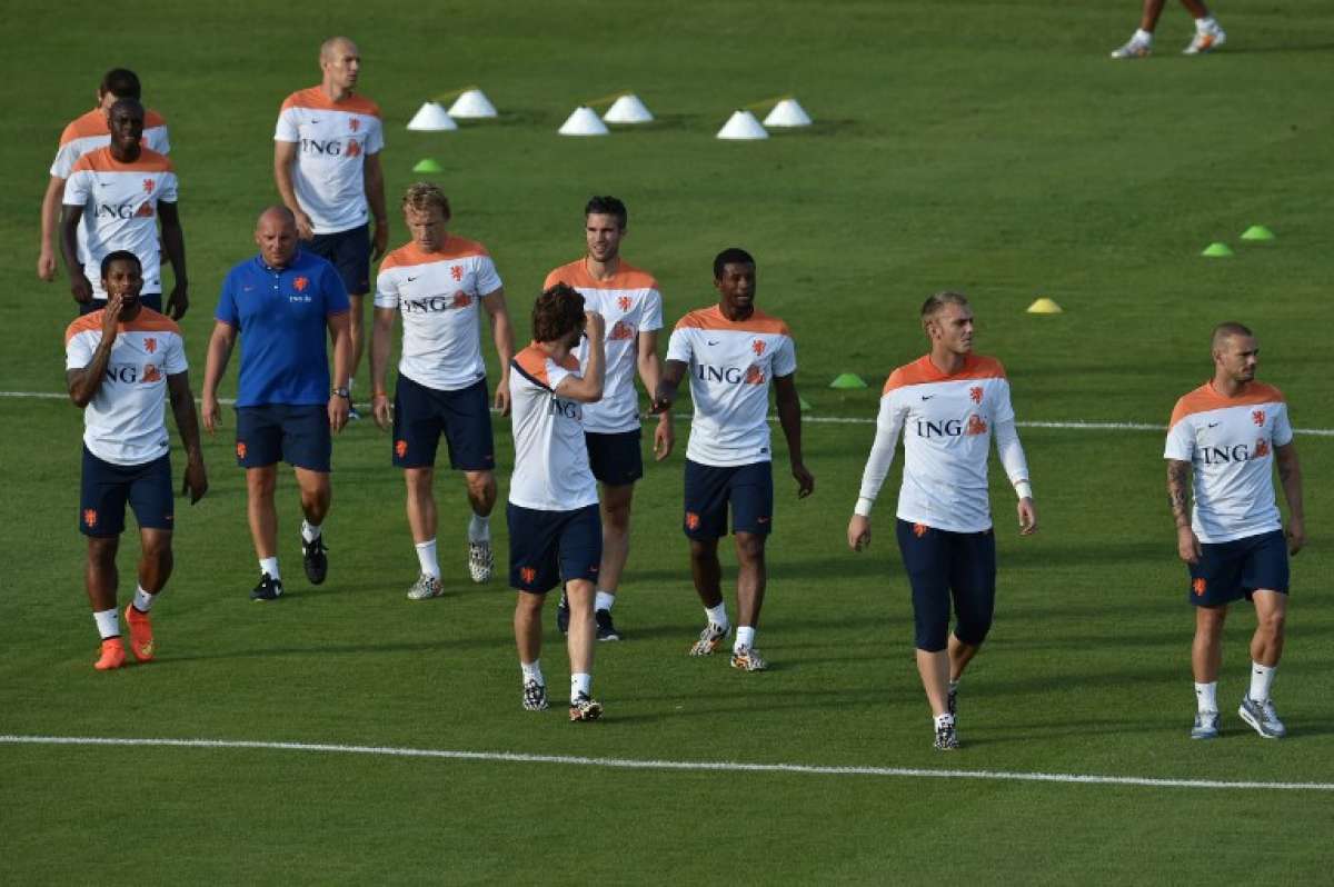 Holanda en el entrenamiento de ayer previo al cotejo con Argentina por el paso a la final del Mundial Brasil 2014. Foto: AFP