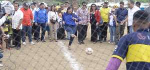 Vicepresidenta comparti&oacute; ma&ntilde;ana deportiva en Socio Vivienda