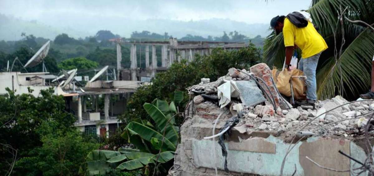 Miles de personas perdieron sus casas a causa del terremoto y las v&iacute;ctimas ya superan las 650.