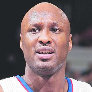 Lamar Odom despert&oacute;, pero usa una m&aacute;scara de respiraci&oacute;n