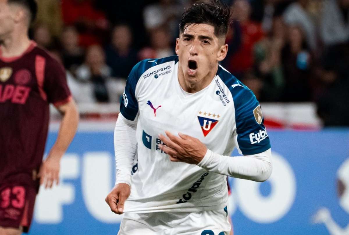El Rey de Copas venci&oacute; 2-0 a Lan&uacute;s y asegur&oacute; su clasificaci&oacute;n