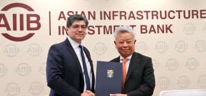 Ecuador se adhiere al banco multilateral Asia Infrastructure Investment Bank (AIIB)