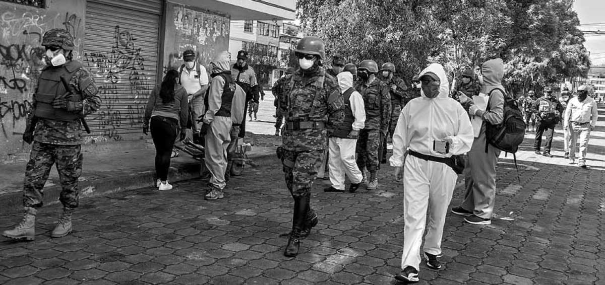 El 4 de mayo, el alcalde Jorge Yunda dijo que el 75 % de personas con covid-19 estaba circulando en las calles de Quito, la segunda m&aacute;s afectada del pa&iacute;s.