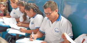 Hace 3 a&ntilde;os, Sucre Archivaldo Vargas acude todos los s&aacute;bados y domingos a recibir sus clases. Eduardo Escobar / El Tel&eacute;grafo