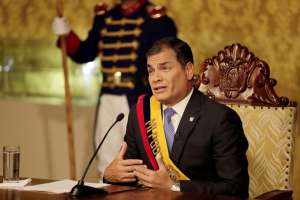 Correa recalc&oacute;, sin embargo, que cree profundamente en que los mencionados proyectos benefician a los ciudadanos. Foto: Presidencia 