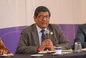 El Ministerio de la Producción, Comercio Exterior, Inversiones y Pesca fue encargado al ministro de Economía.