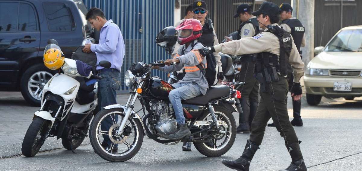 La Polic&iacute;a del Distrito Metropolitano de Guayaquil (DMG), entre las 16:00  y 05:00, controlar&aacute; la circulaci&oacute;n de dos hombres en motocicleta. 