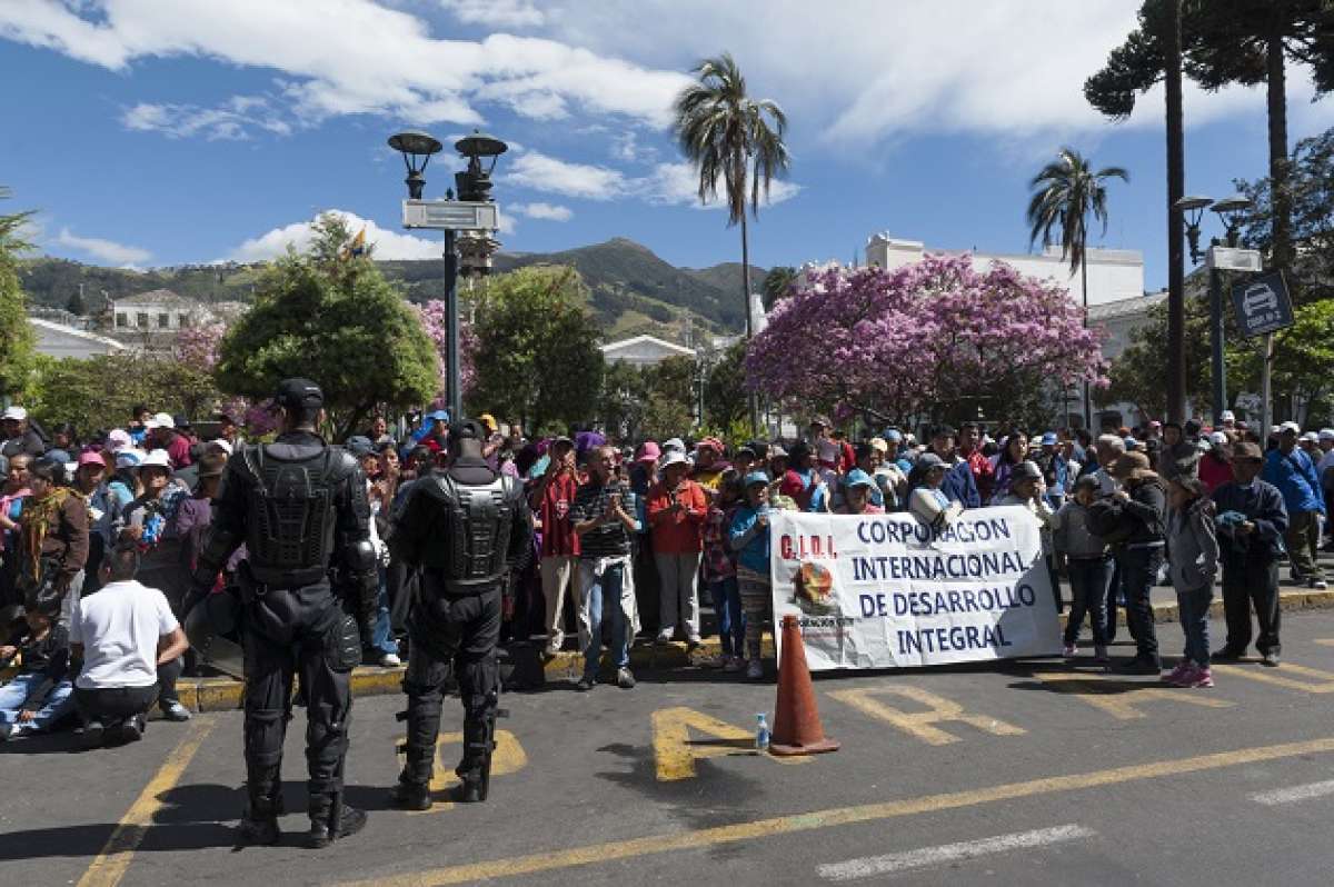 Esta ma&ntilde;ana, el Municipio tuvo un fuerte resguardo policial. Foto: John Guevara/ EL TEL&Eacute;GRAFO.