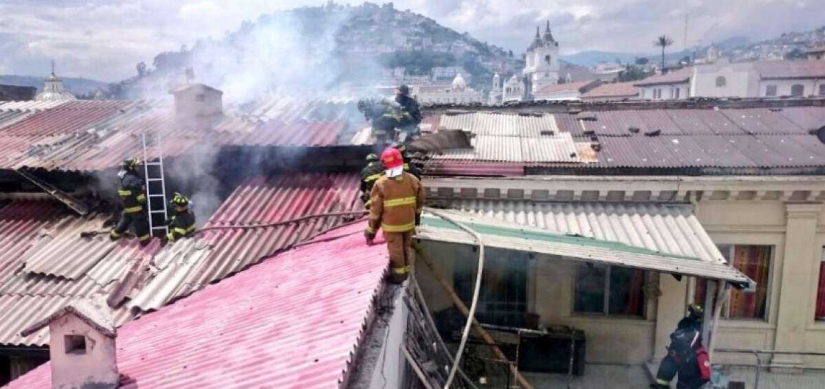 Vivienda afectada por incendio en el Centro Hist&oacute;rico de Quito